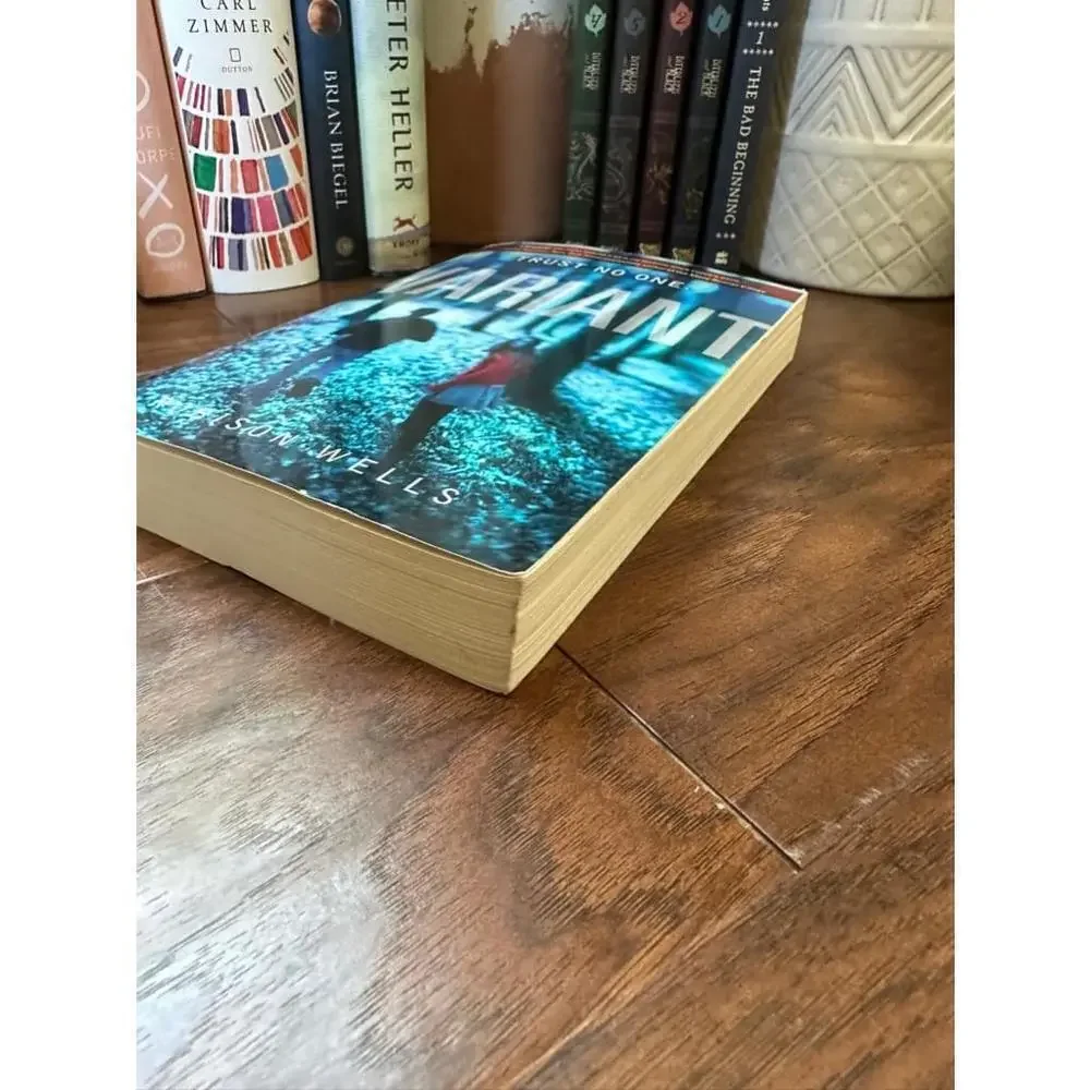 Variant Book - Picture 6 of 7